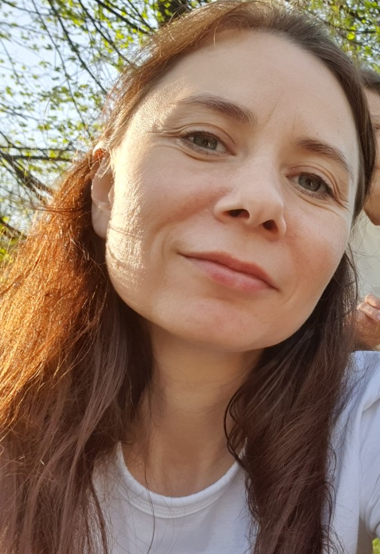 Elena • 44 • Russia