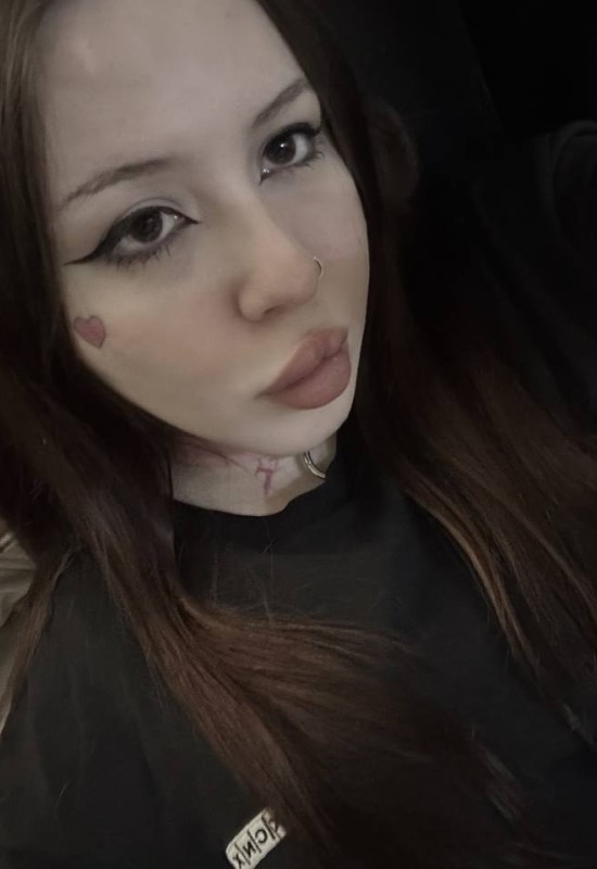 Yulia • 25 • Ukraine