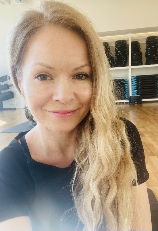 Yuliya • 42 • Россия