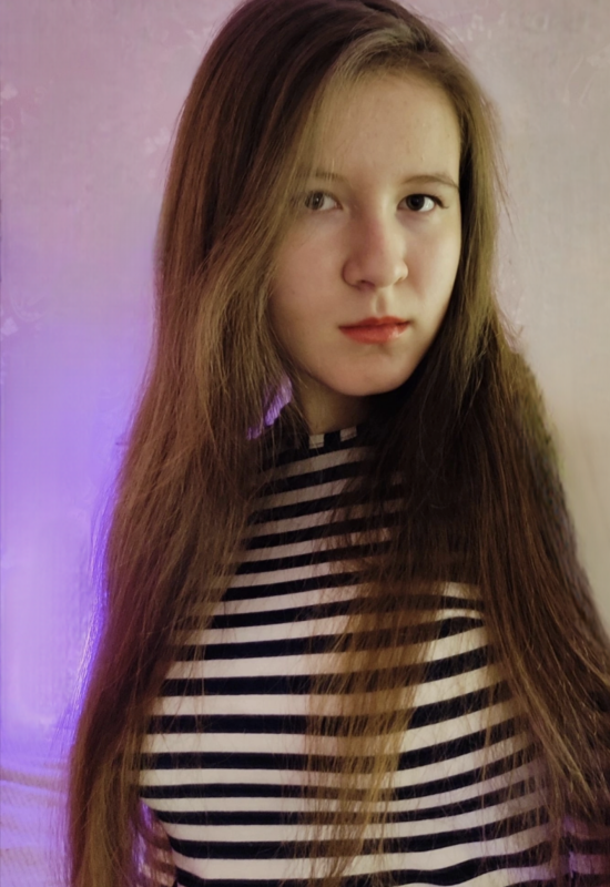 Dana • 19 • Russia