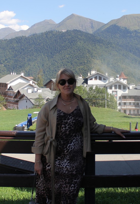 Yulia • 50 • Russia