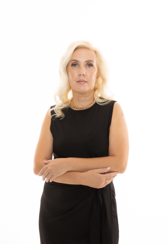 Oksana • 46 • Russia