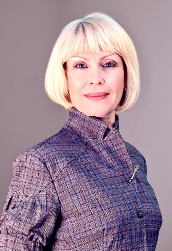 Elena • 52 • Russie