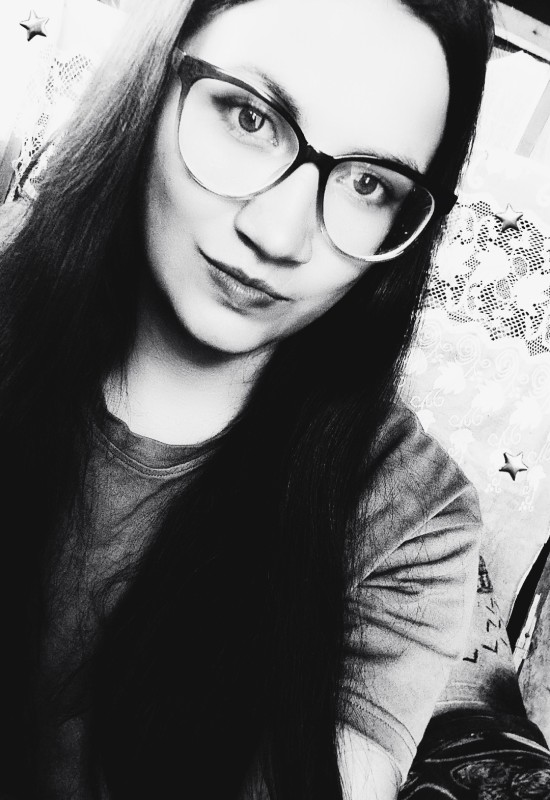 Marina • 26 • Russie