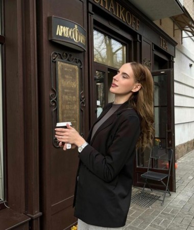 Ekaterina, 23