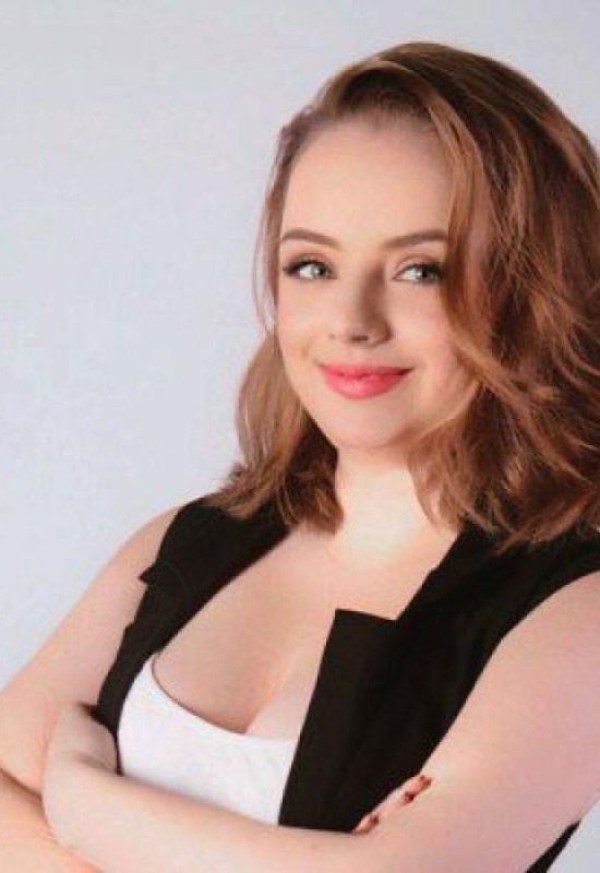 Anna • 32 • Russia