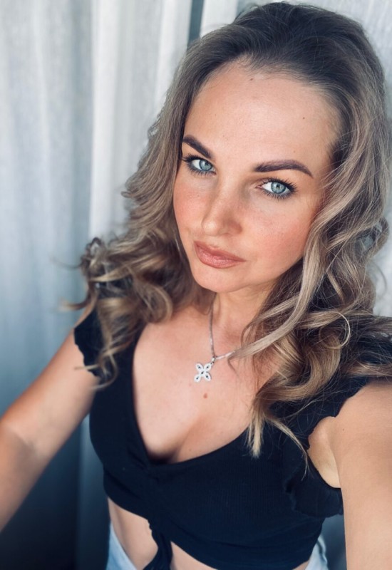 Nastya • 36 • Ukraine 🇺🇦