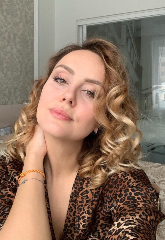 Elena • 47 • Білорусь