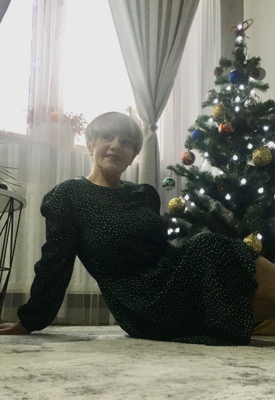 Dana • 62 • Belarus
