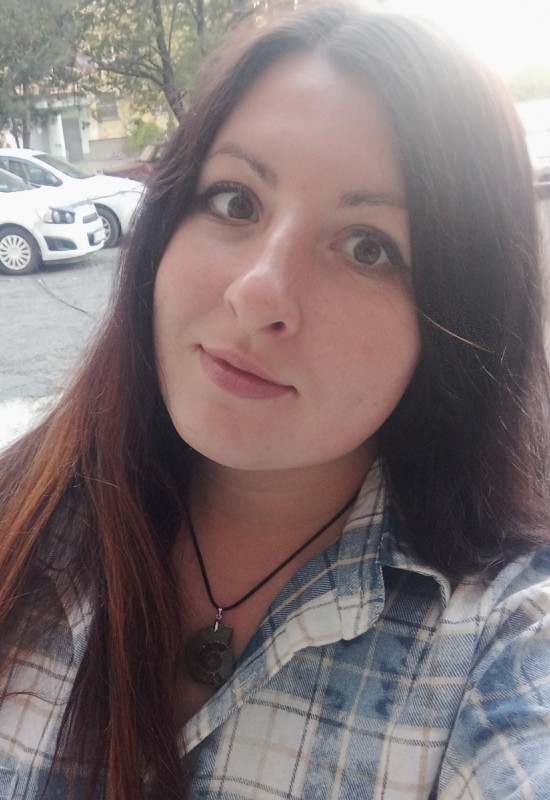 Eva • 35 • Russia