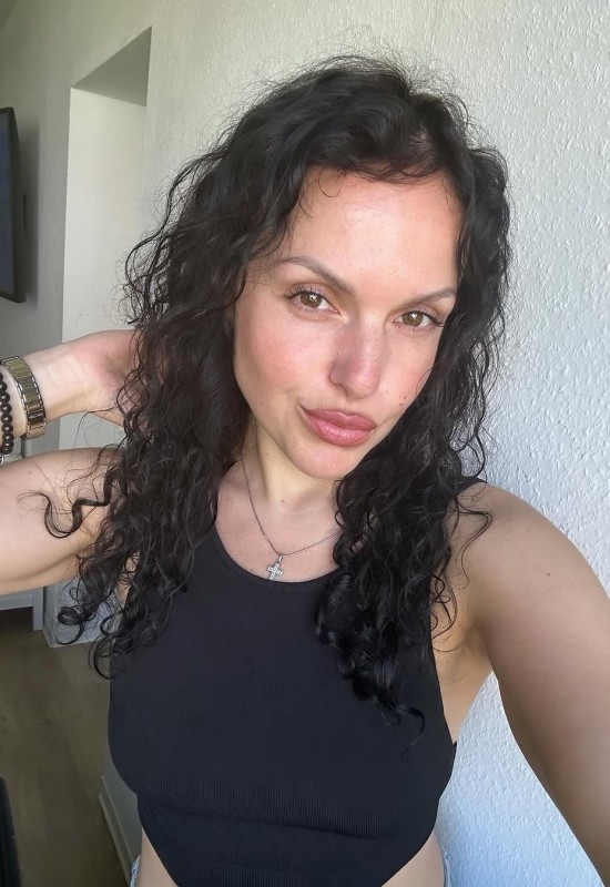 Svetlana • 42 • Україна