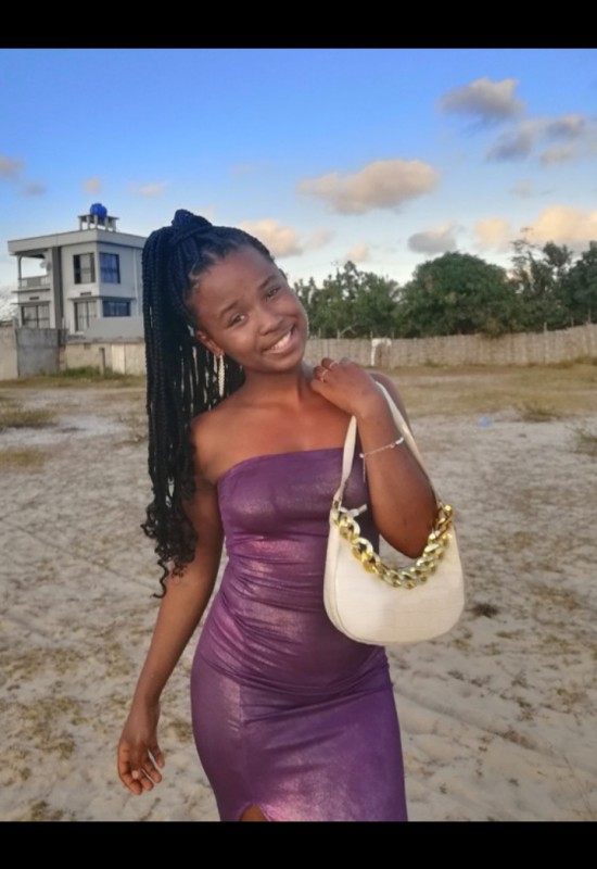 Maevah  • 20 • Madagascar