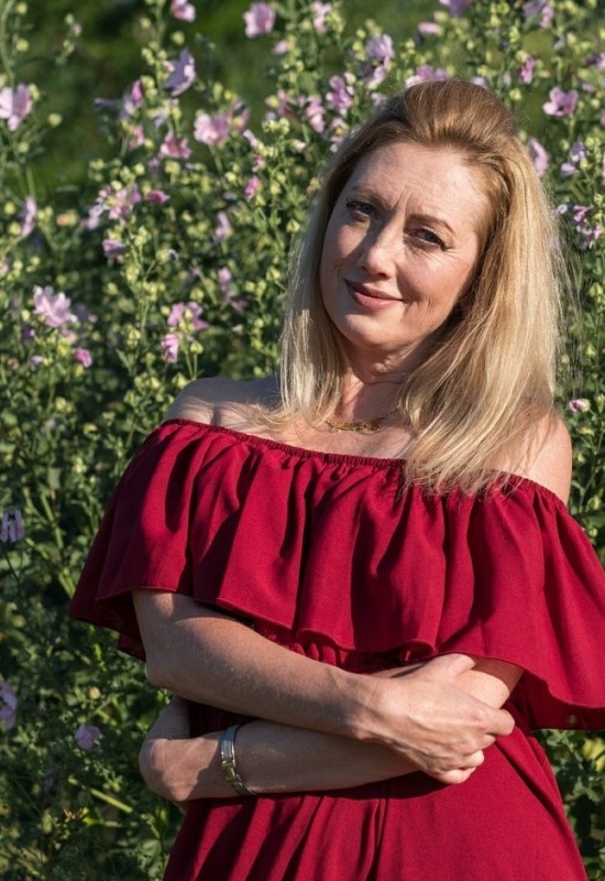 Ella • 50 • Україна