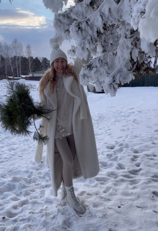 Olga • 40 • Росія