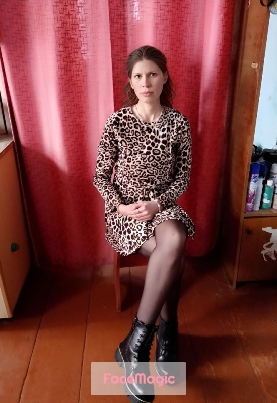 Elena • 42 • Білорусь