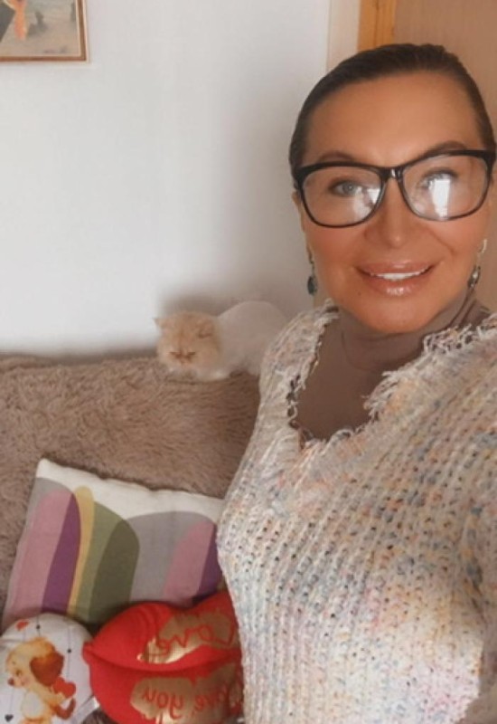 Svetlana • 52 • Russie