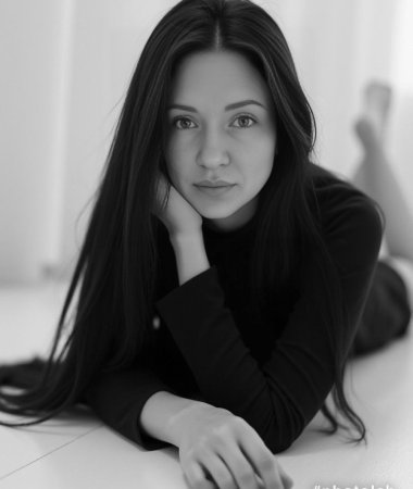 Yana, 39