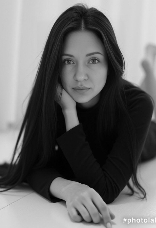 Yana • 39 • Russia