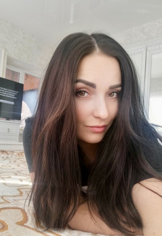 Anna • 39 • Russia