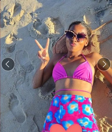 Nathalie, 23