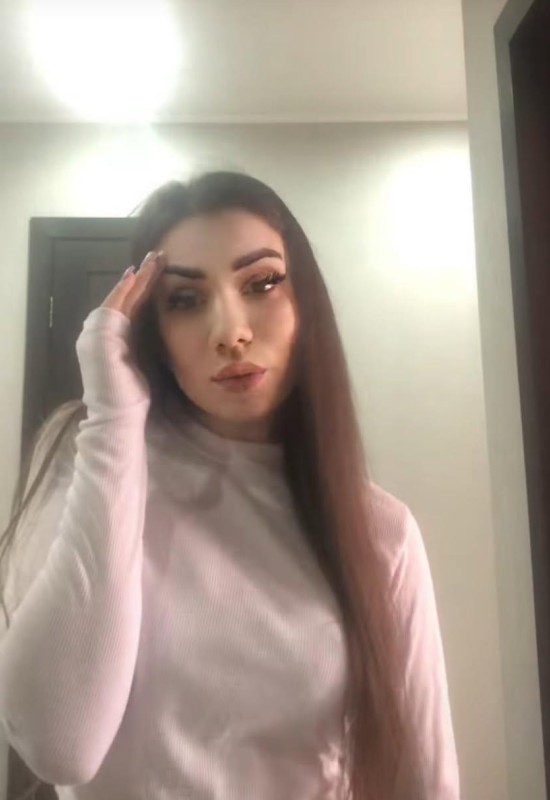 Karina • 30 • Ukraine