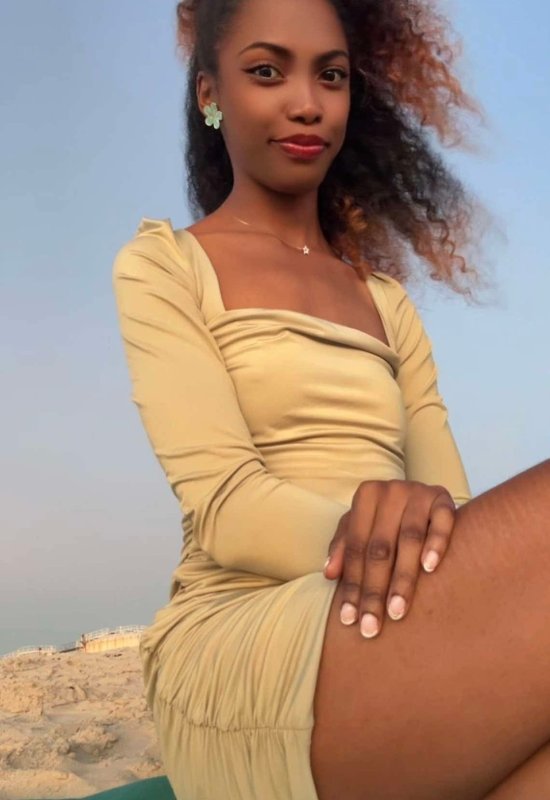 Lucie  • 27 • Madagascar