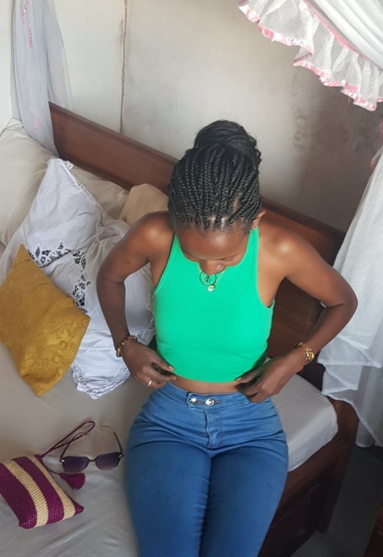 Rezinah • 32 • Madagascar