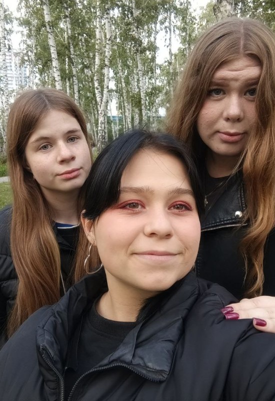 Kira • 20 • Russia