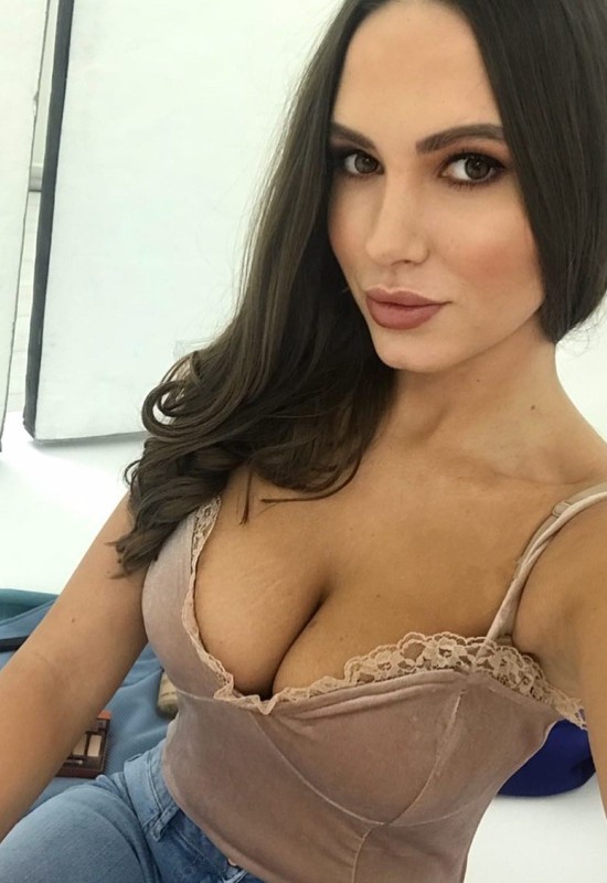 Inna • 40 • Russie