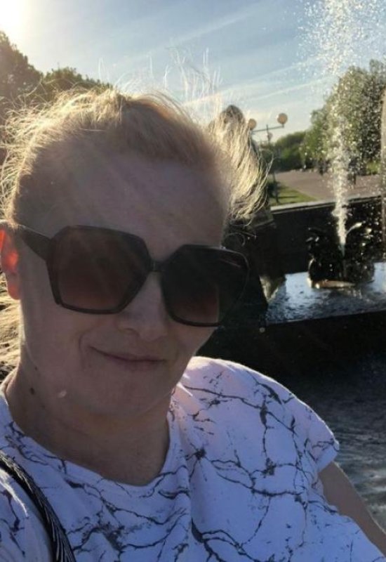 Galina • 44 • Russie