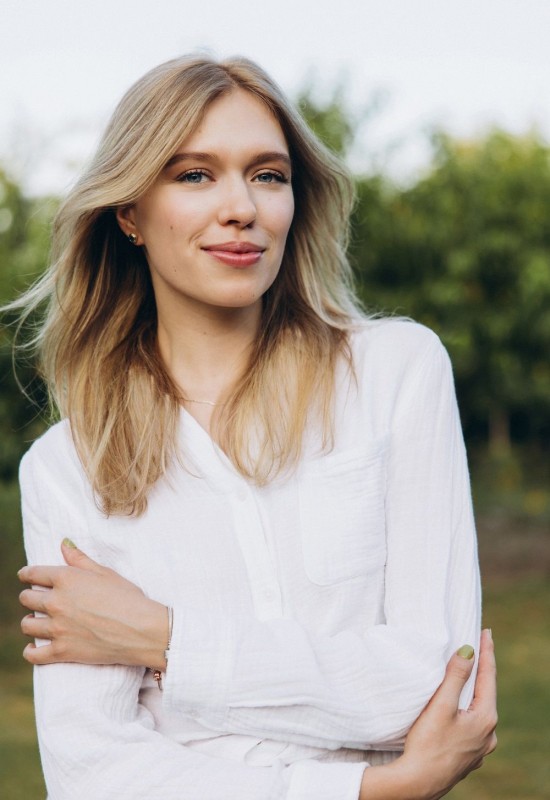 Anastasiya • 26 • Canada