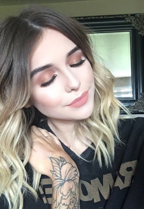 Darina • 24 • Russie