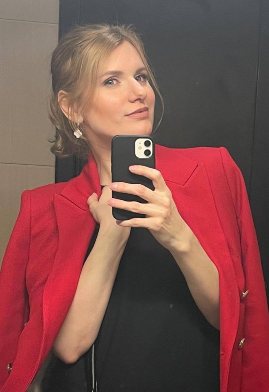 Natalia • 38 • Ukraine