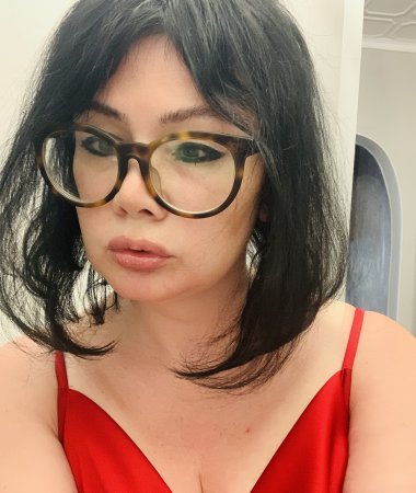 Valentina, 41