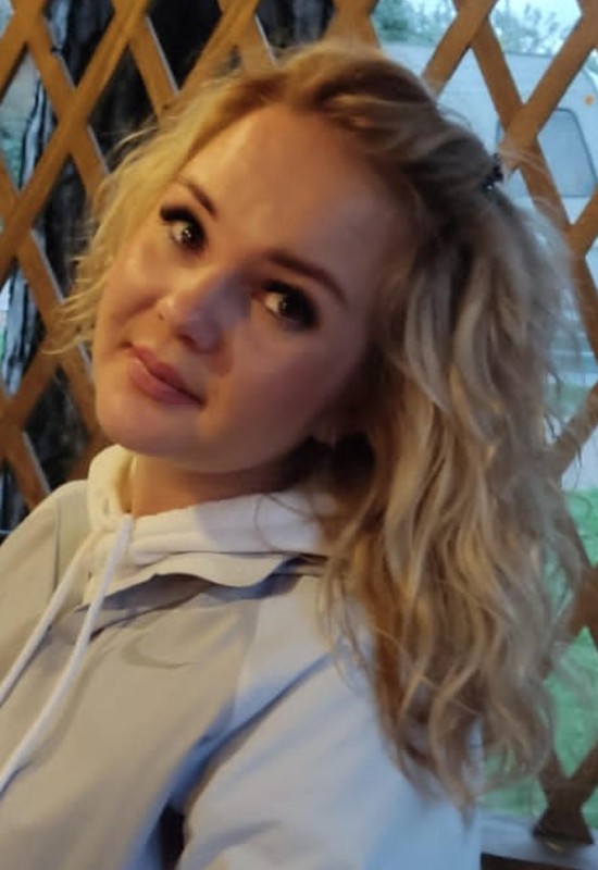 Anna • 35 • Russia