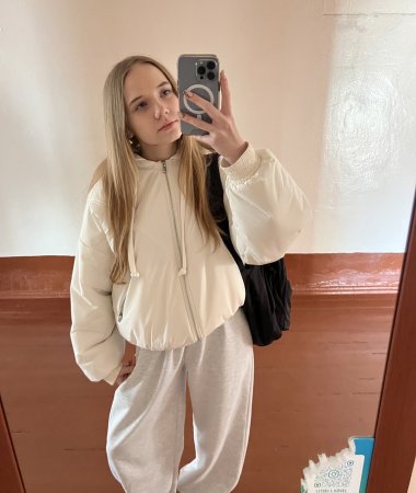 Maria, 23