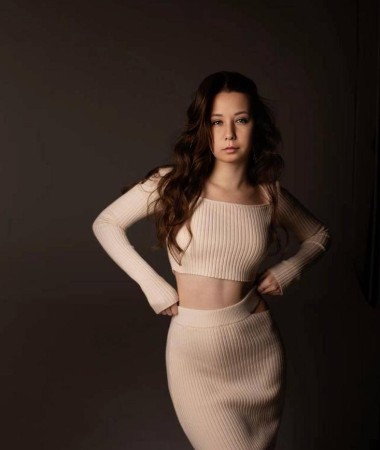 Anetta-alya , 32