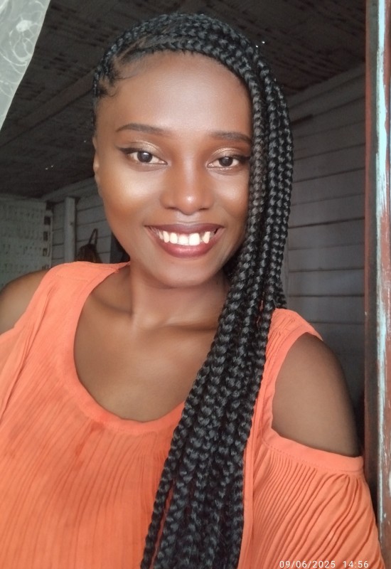 Juanie • 29 • Madagascar