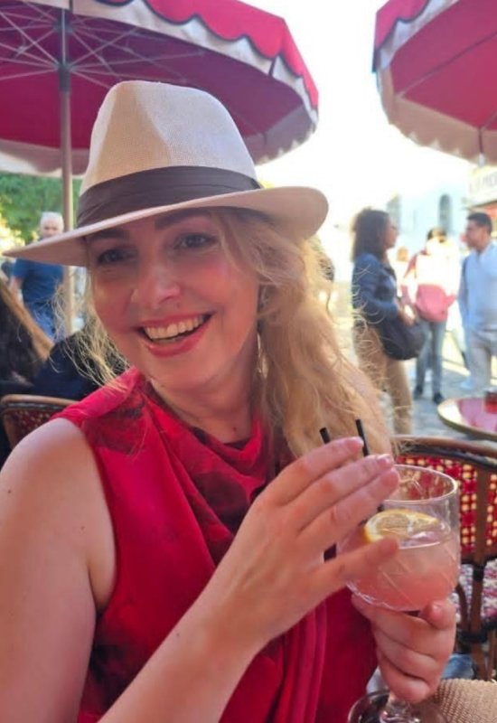 Svetlana • 47 • Білорусь