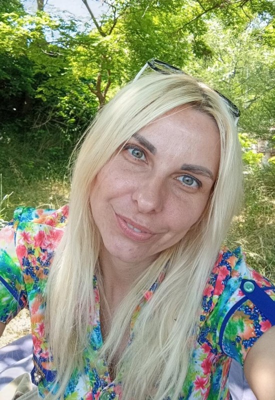 Yulia • 39 • Russie