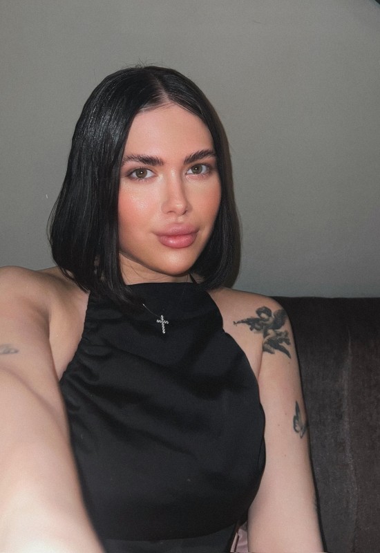 Lesya • 21 • Russie