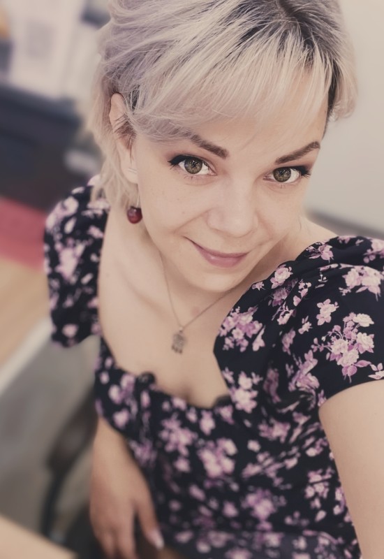 Irina • 34 • Russia