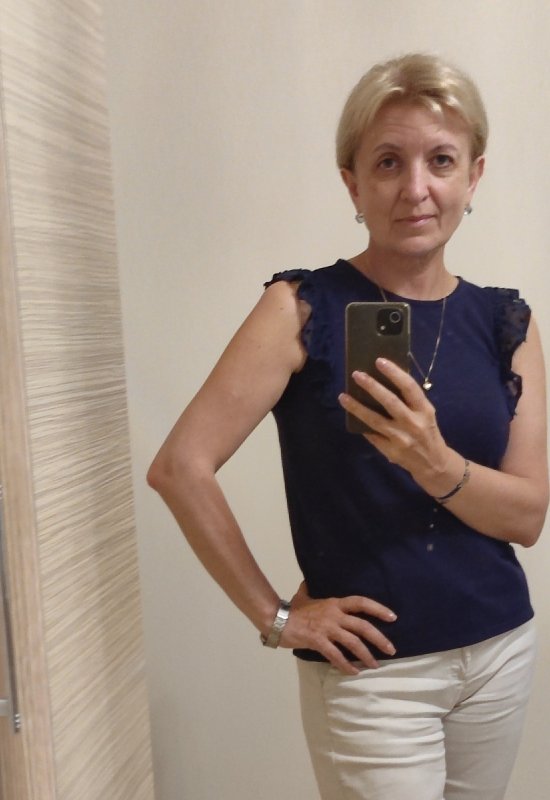 Lena • 59 • Russie