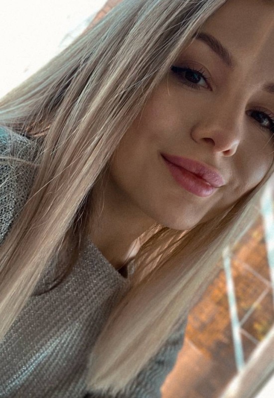 Nastia • 25 • Russie