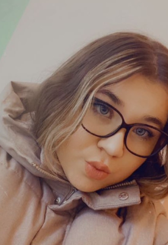 Evelina • 19 • Russie