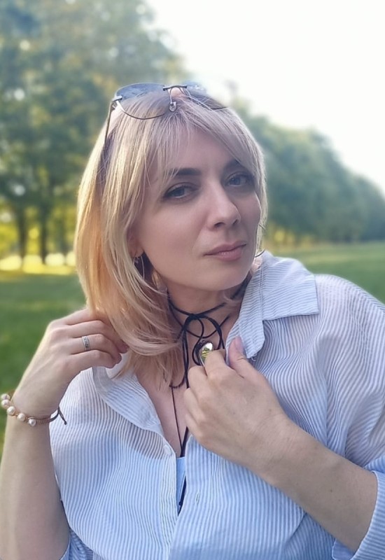 Helen • 44 • Russia