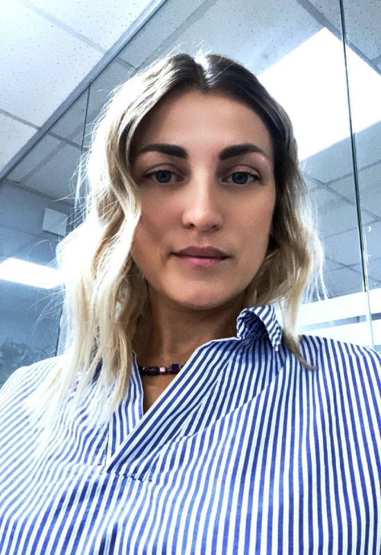 Viktoria • 44 • Russia