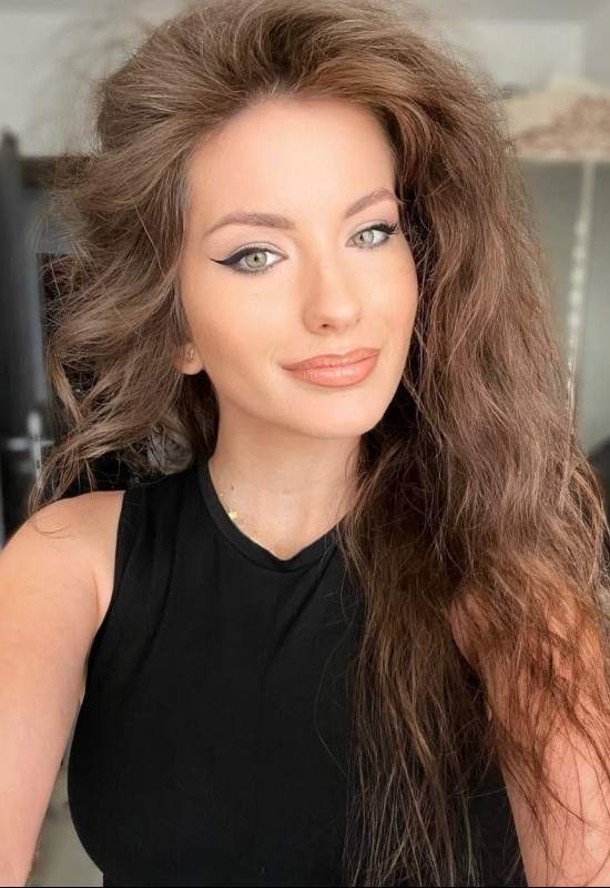 Elena • 33 • Ukraine