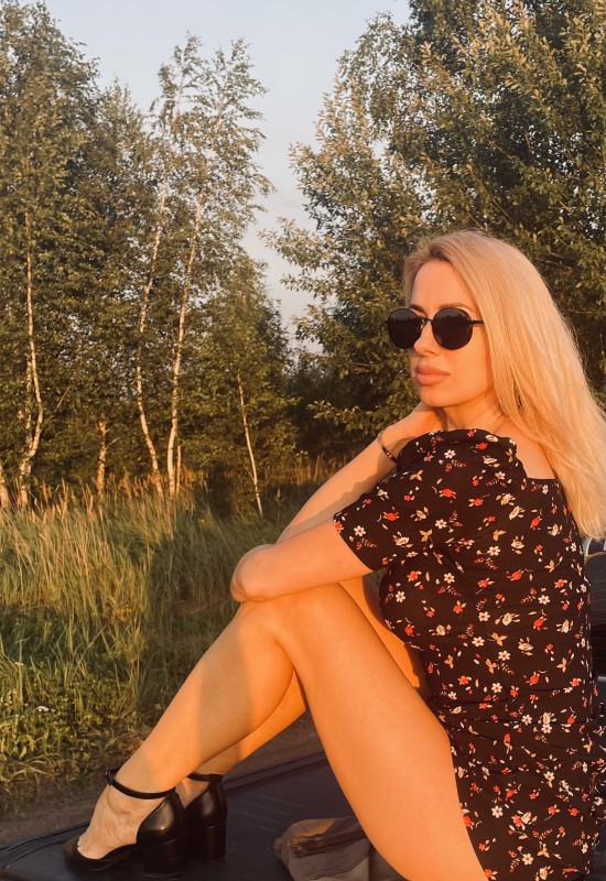 Angelina • 36 • Russie