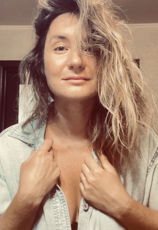 Lena • 42 • Russia